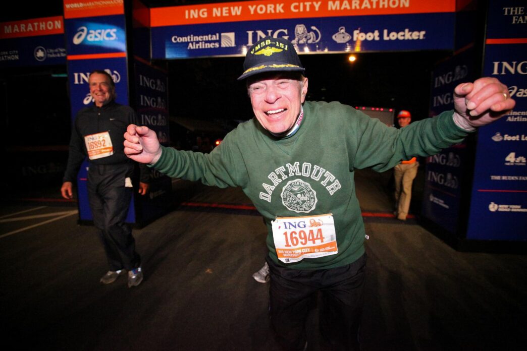 À 96 ans, un vétéran de la Seconde Guerre mondiale finit le marathon de New York