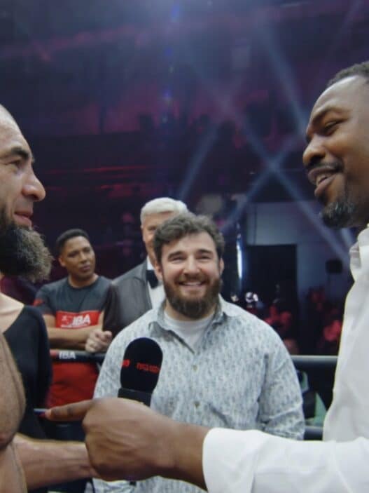 il bat yoel romero provoque jon jones