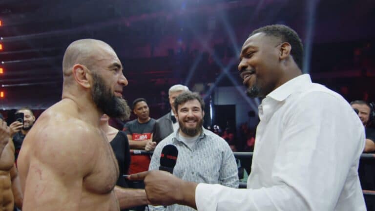il bat yoel romero provoque jon jones