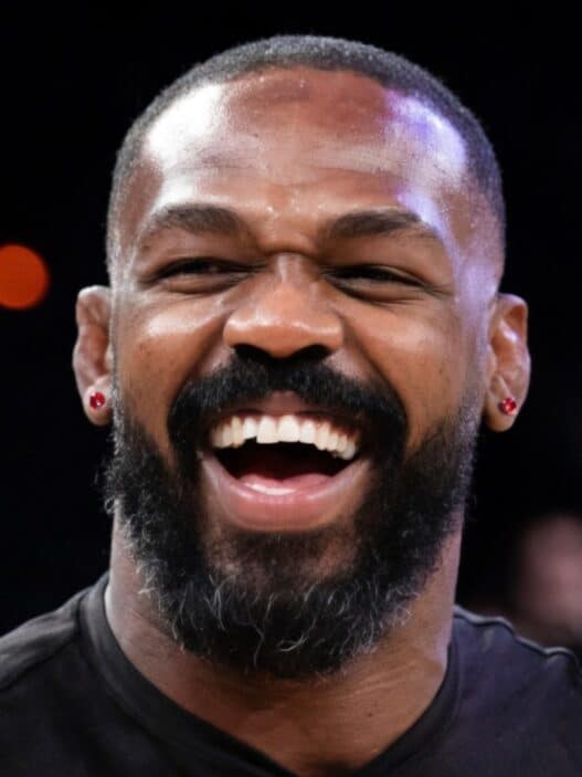 ngannou salaire jon jones maison blanche