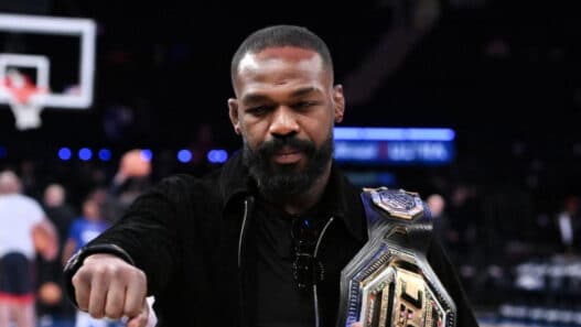 Jon Jones brise le silence sur sa retraite