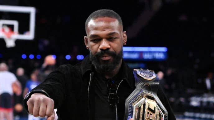 Jon Jones brise le silence sur sa retraite