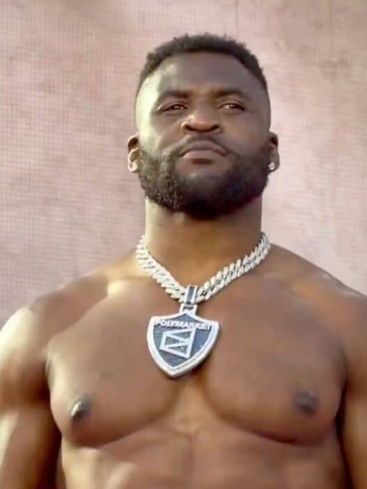 physique monstrueux ngannou mvp mma