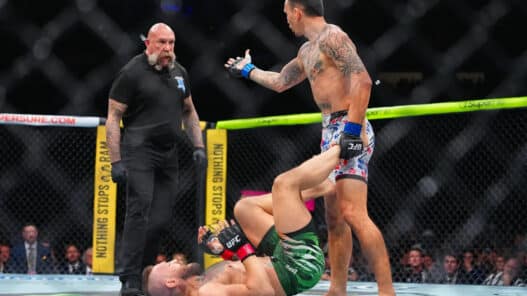 UFC 329 – Max Holloway révèle que Conor McGregor voulait continuer malgré sa blessure