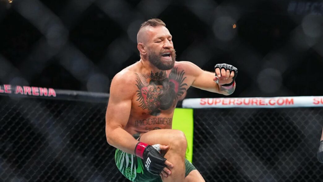 Conor McGregor se blesse face à Max Holloway lors de l'UFC 329.