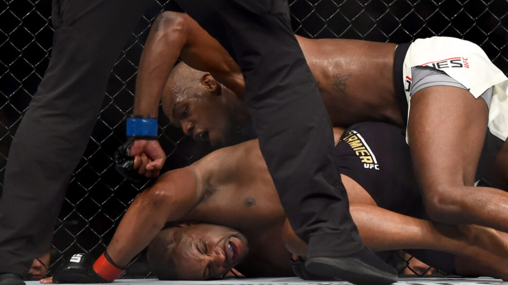 Daniel Cormier dévoile ce qu’il n’a jamais réussi à accepter face à Jon Jones : « C’était difficile à vivre »