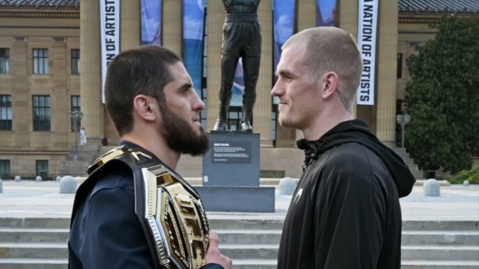 Islam Makhachev et Ian Garry face à face.