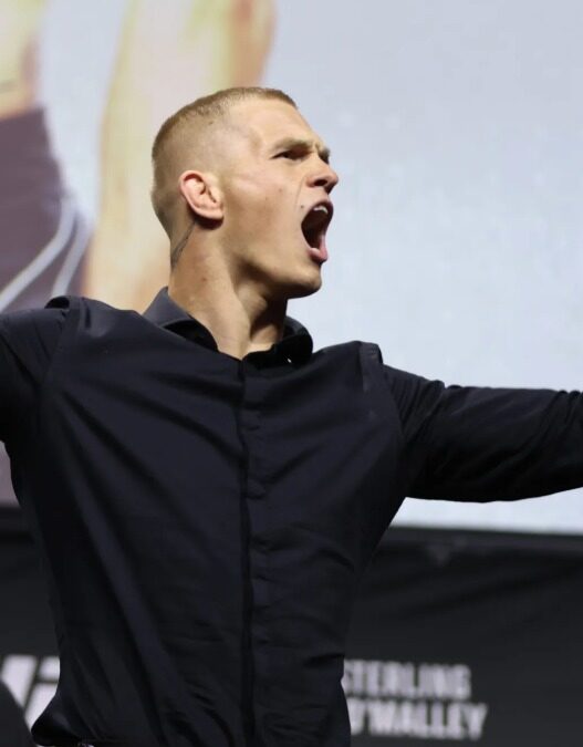 ian garry embrouille journaliste ufc 330