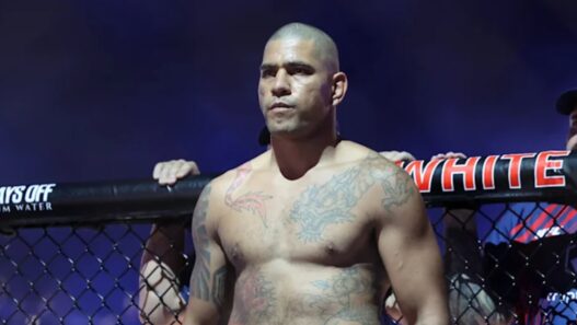 alex pereira prépare retour avec légende ufc cain velasquez