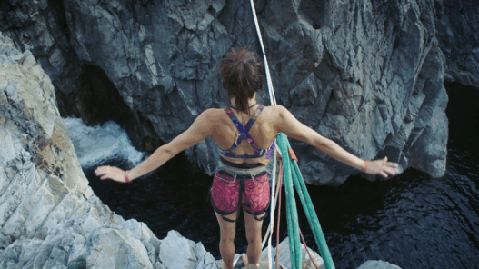 The Slacklining Sisters