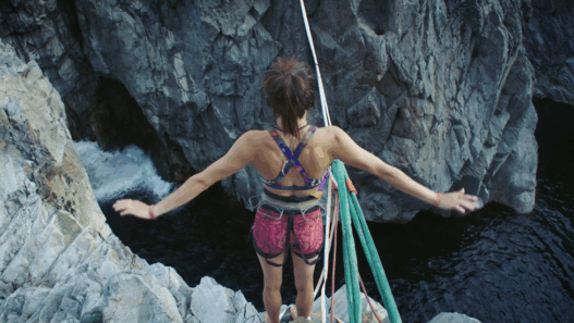 The Slacklining Sisters