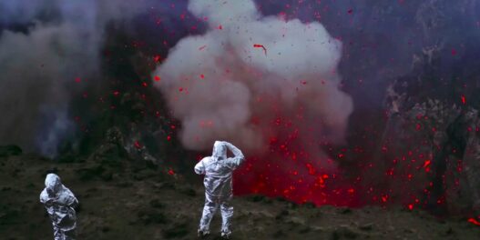 Avec Into the Inferno, Werner Herzog vous emm&egrave;ne au c&oelig;ur des volcans