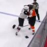 La magie de la NHL : un but et une baston au même moment