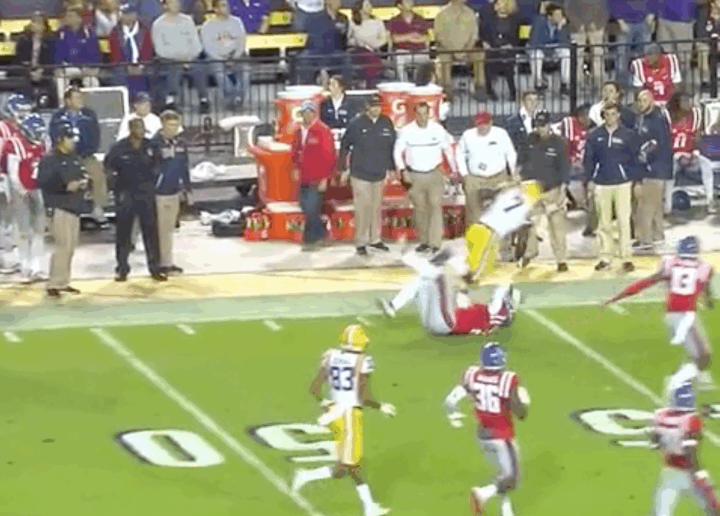 Leonard Fournette a roulé sur un pauvre défenseur