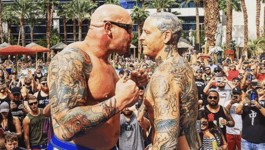 Malgr&eacute; une main attach&eacute;e, Carwin claque un KO monstrueux