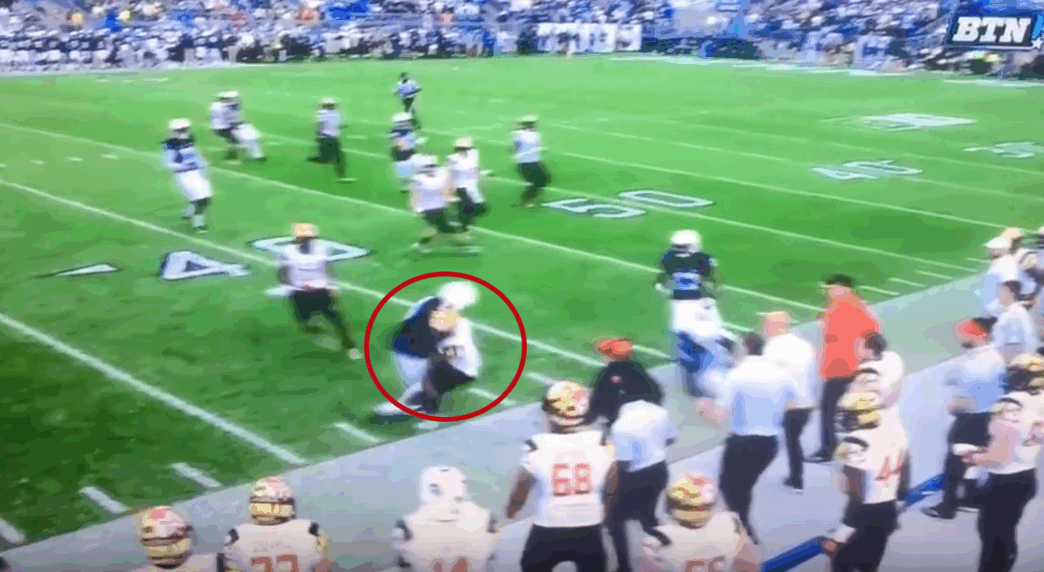 Nick Scott démonte William Likely III et le banc commence à se chauffer