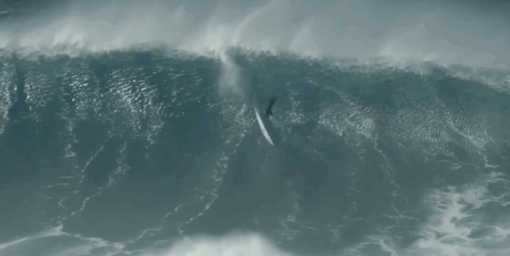 Nazare-Tom-Lowe-Wipeout
