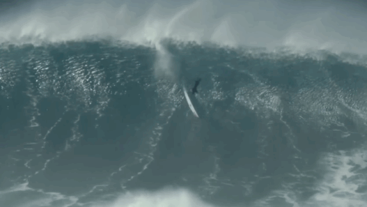 Nazare-Tom-Lowe-Wipeout