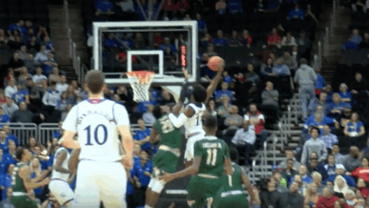 Josh Jackson, futur top pick a envoy&eacute; un &eacute;norme dunk hier