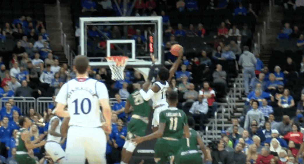 Josh Jackson, futur top pick a envoyé un énorme dunk hier