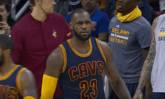 LeBron James ressort le costume de MVP et d&eacute;fonce les Celtics