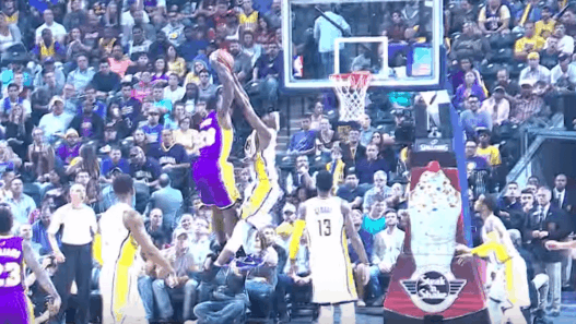 Myles Turner pour le contre de ce début de saison