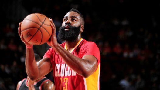 Nouveau triple double pour James Harden contre les Blazers