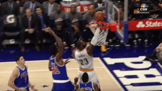 Sans respect, Embiid sort le chasedown block &agrave; LeBron