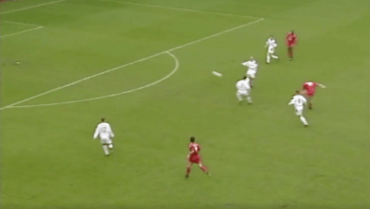 Steven Gerrard contre Manchester United en 2001