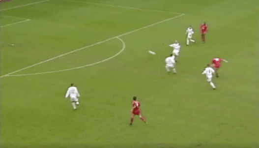 Steven Gerrard contre Manchester United en 2001