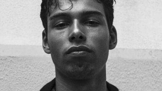 Un Georgio poss&eacute;d&eacute; pour le superbe album Hera