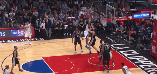 DeAndre Jordan envoie Pau Gasol à la retraite