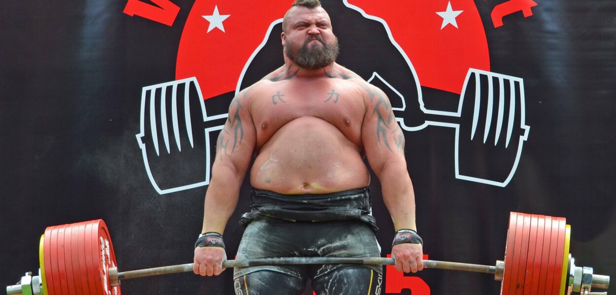 Le record de 500 kilos d’Eddie Hall a failli causer sa perte