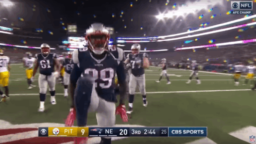 LeGarrette Blount fait la célébration de LeBron James, approuvé par le King.