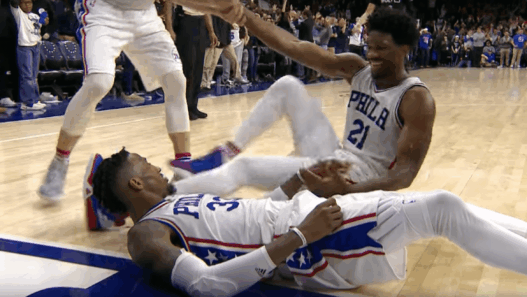 Les Sixers d’un grand Embiid tapent les Wolves au Buzzer