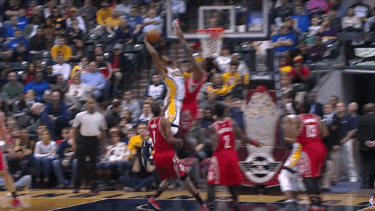 Paul George et son poster terrifiant sur Clint Capela