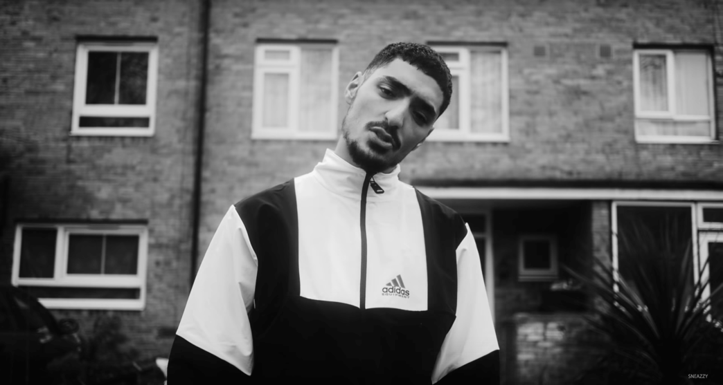Sneazzy dévoile son nouveau single extrêmement lourd N17