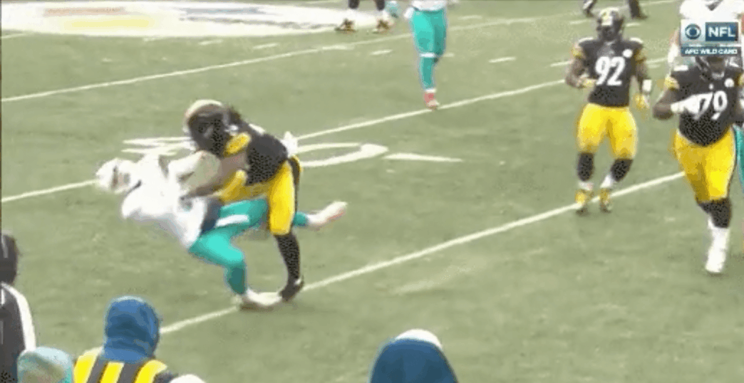 Steelers vs. Dolphins - Matt Moore s’est fait cartonner par Bud Dupree