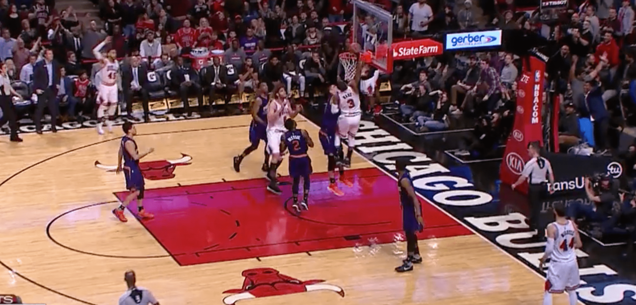 Flash est éternel : Dwyane Wade posterize Alex Len !