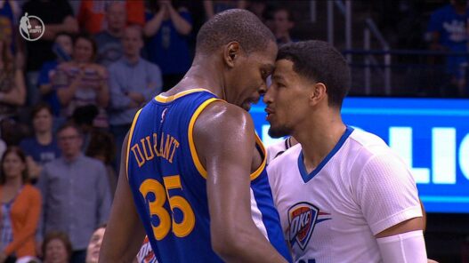 Dans une ambiance survoltée, les Warriors calment le Thunder