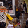 LeBron James envoie le contre la soirée sur Courtney Lee