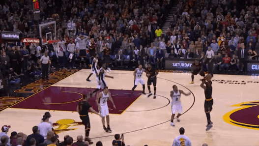 LeBron James n’a jamais été aussi fort à trois-points