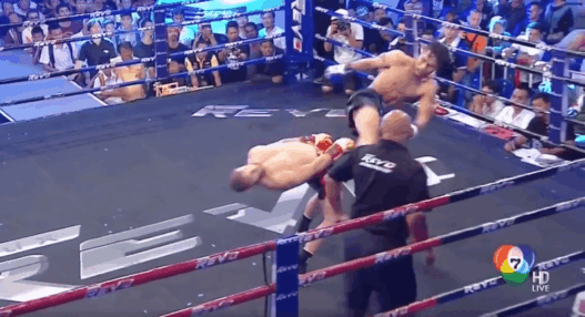 Rafael "Ataman" Fiziev fait un move tout droit sorti de la matrice