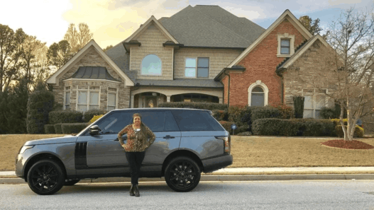Amari Cooper, joueur des Raiders offre une voiture et une maison à sa mère