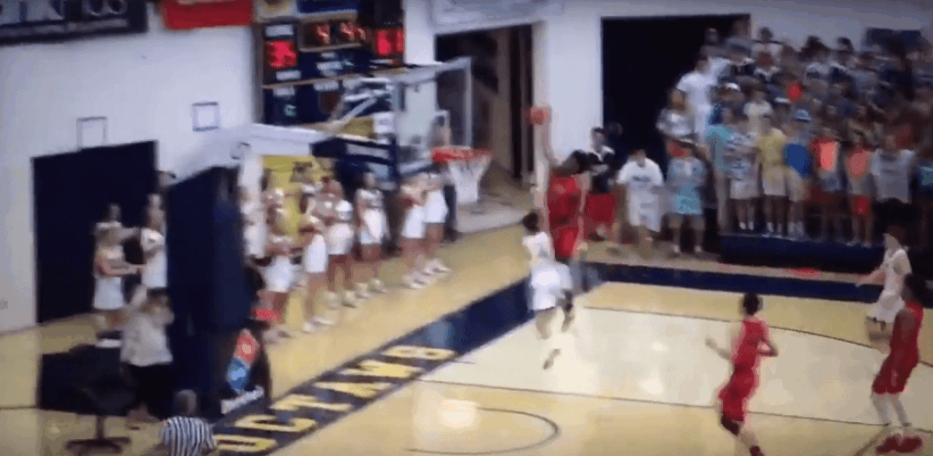 Dunk - Le lycéen Devin Gilmore est dangereux