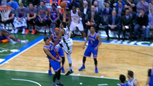 Le match de titan d’Antetokounmpo contre les Knicks