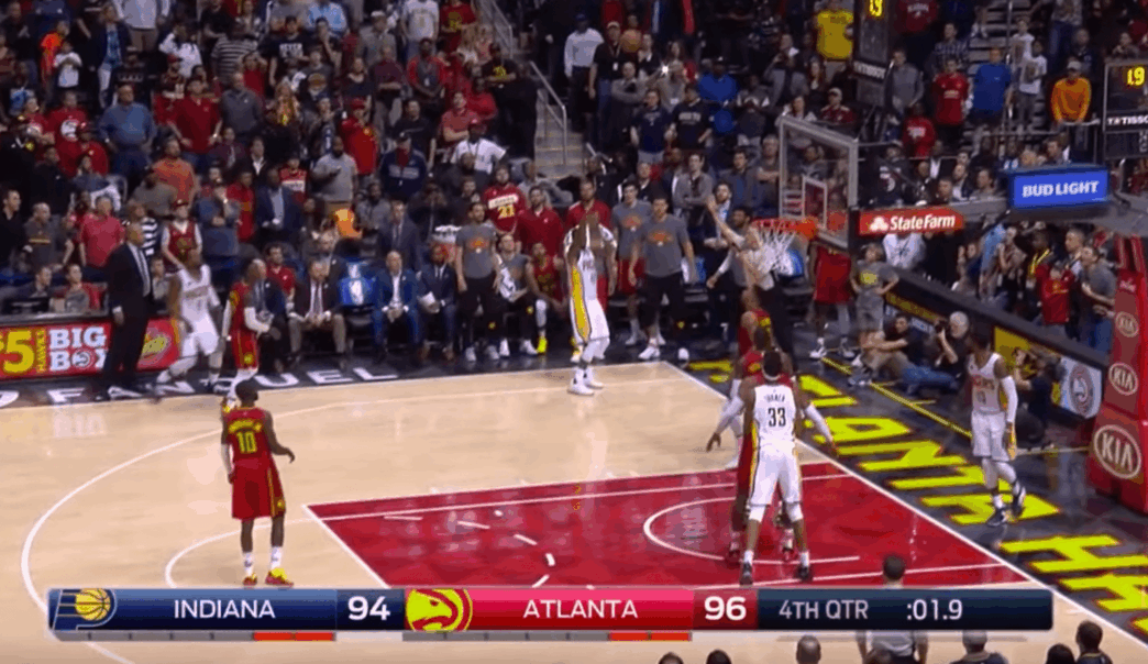 Glen Robinson III envoie le Game-Winner après un magnifique mouvement collectif