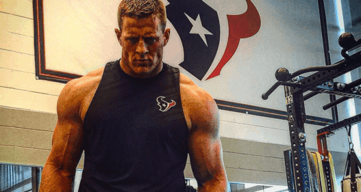 Dans l’ombre, le monstre JJ Watt s’est reconstruit de sa blessure au dos