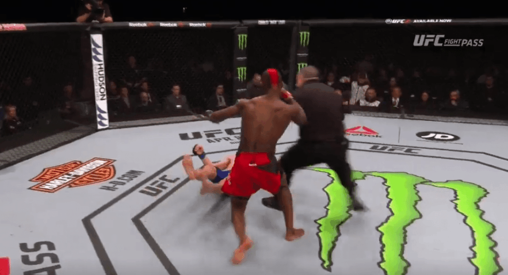 Énorme KO de Marc Diakiese après 30 secondes