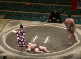Un KO après une seconde dans un combat sumo